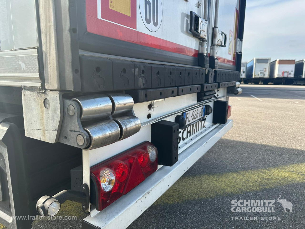 نصف مقطورة ثابتة الحرارة SCHMITZ Reefer Standard: صورة 12 نصف مقطورة ثابتة الحرارة SCHMITZ Reefer Standard: صورة 12