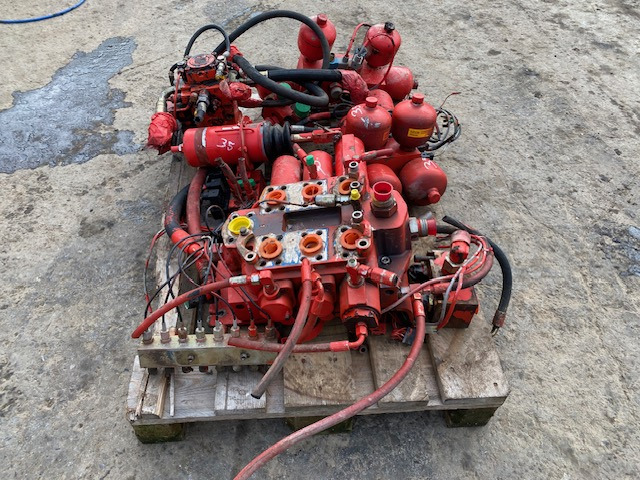 2426877 - O&K L45 - قطع الغيار - آلات الإنشاء: صورة 3 2426877 - O&K L45 - قطع الغيار - آلات الإنشاء: صورة 3