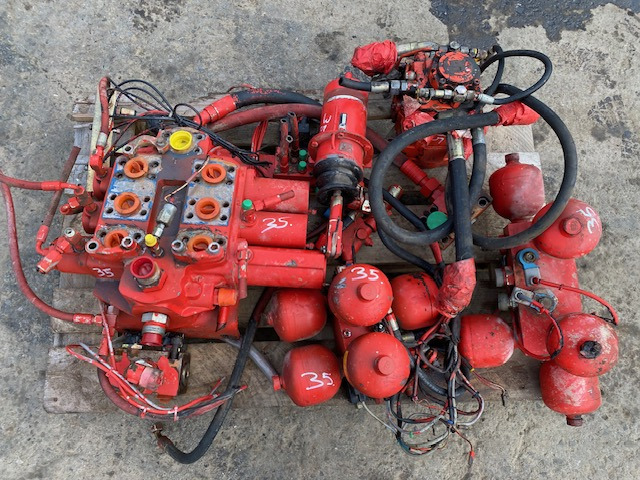 2426877 - O&K L45 - قطع الغيار - آلات الإنشاء: صورة 5 2426877 - O&K L45 - قطع الغيار - آلات الإنشاء: صورة 5