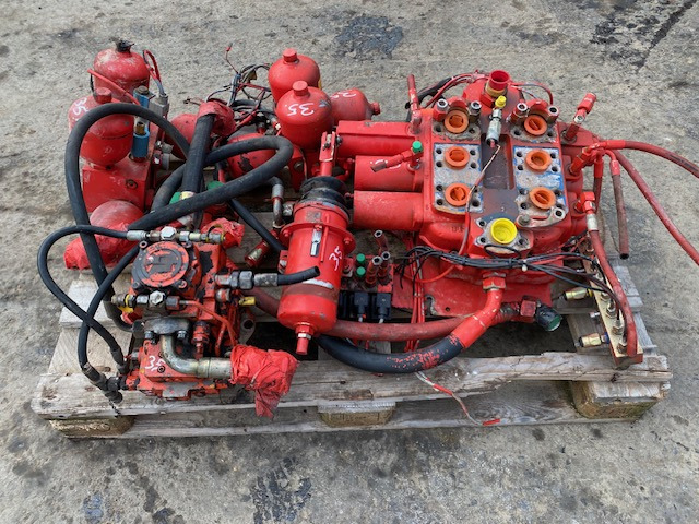 2426877 - O&K L45 - قطع الغيار - آلات الإنشاء: صورة 2 2426877 - O&K L45 - قطع الغيار - آلات الإنشاء: صورة 2