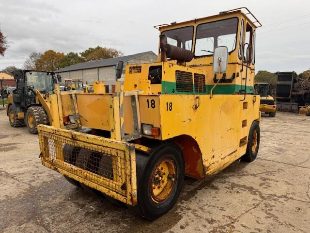 Hamm GRW 15 - رَصَّاص بعجلات مطاطية: صورة 1 Hamm GRW 15 - رَصَّاص بعجلات مطاطية: صورة 1