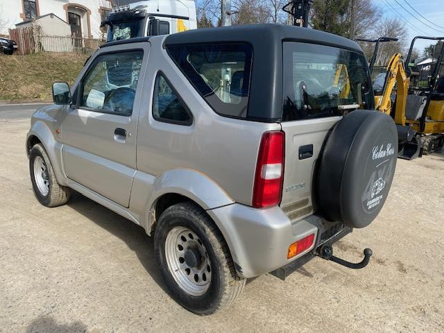 Suzuki Jimny - سيارة: صورة 4 Suzuki Jimny - سيارة: صورة 4