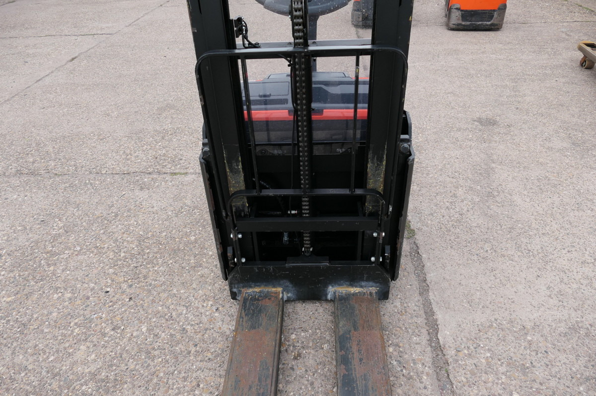 BT SWE 200D - شاحنة نقل الطبالي: صورة 5 BT SWE 200D - شاحنة نقل الطبالي: صورة 5