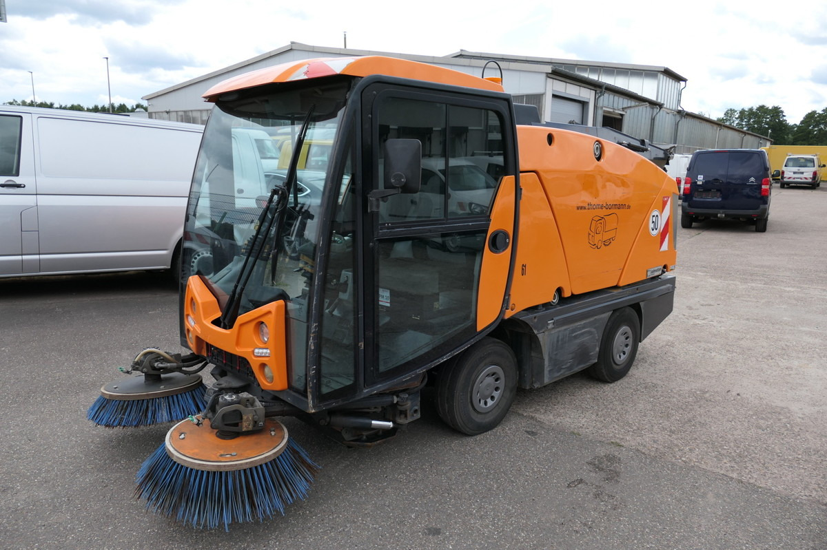 CN200 Sweeper - سياره كنس شوارع: صورة 1 CN200 Sweeper - سياره كنس شوارع: صورة 1