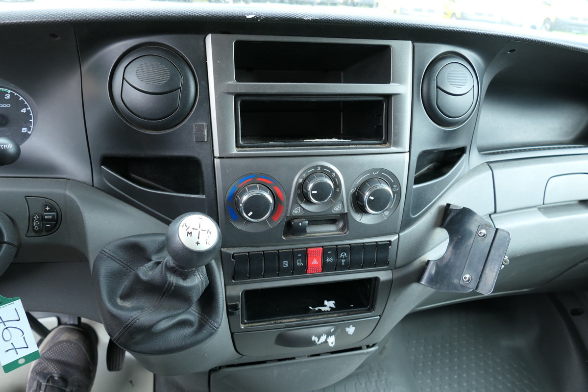 شاحنة بصندوق مغلق IVECO Daily 35 S11 C30C AUTOMATIK KAMERA Regale LUFT D: صورة 10 شاحنة بصندوق مغلق IVECO Daily 35 S11 C30C AUTOMATIK KAMERA Regale LUFT D: صورة 10