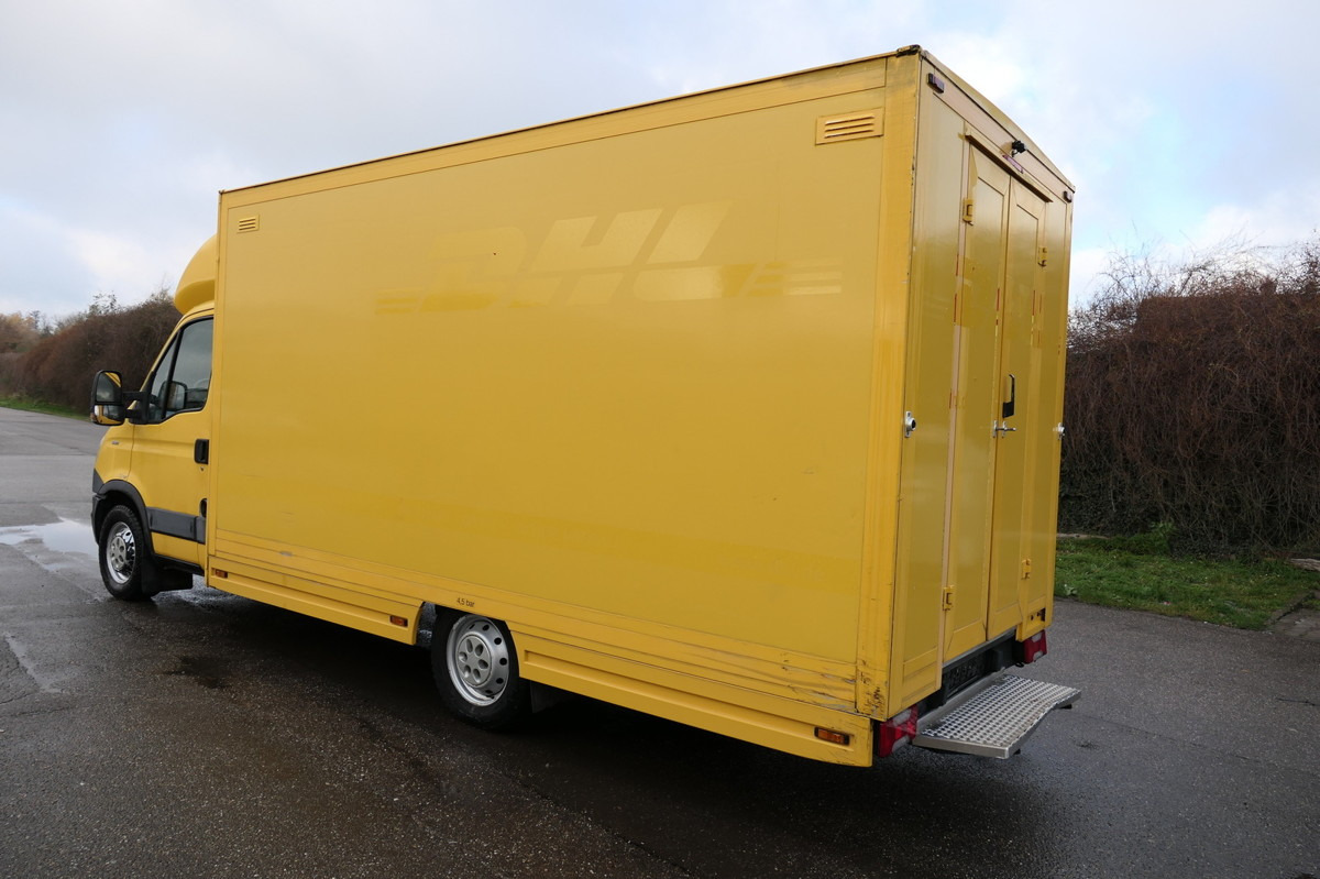 IVECO Daily 35 S11 C30C KURZ AUTOMATIK KAMERA Regale L - شاحنة بصندوق مغلق: صورة 4 IVECO Daily 35 S11 C30C KURZ AUTOMATIK KAMERA Regale L - شاحنة بصندوق مغلق: صورة 4