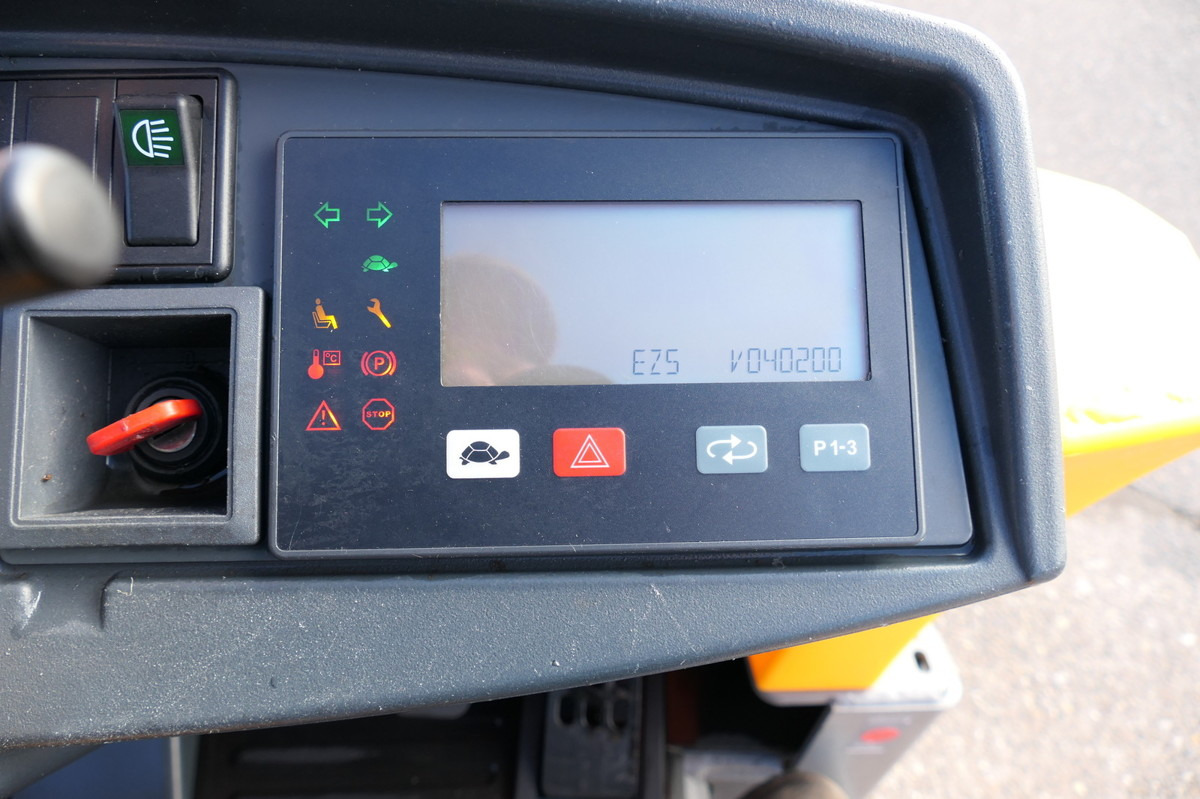 جرار سحب JUNGHEINRICH EZS 570 Schlepper: صورة 10 جرار سحب JUNGHEINRICH EZS 570 Schlepper: صورة 10