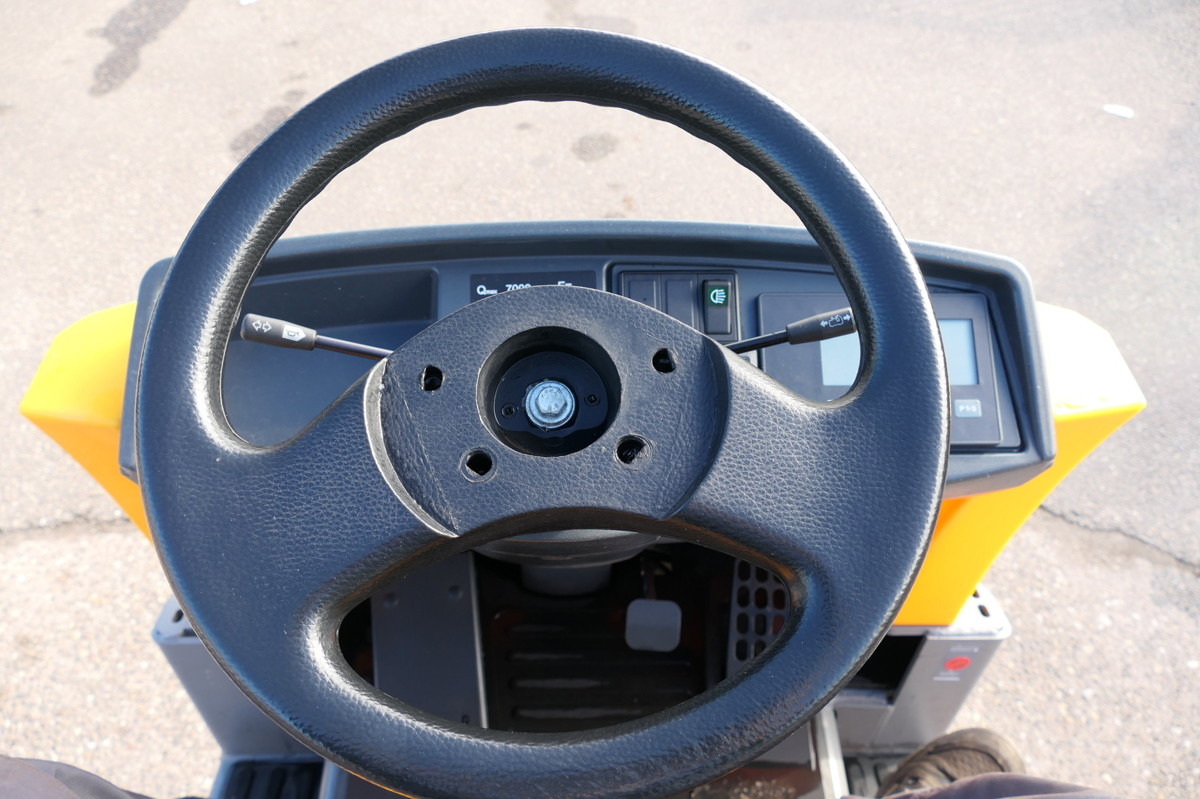 جرار سحب JUNGHEINRICH EZS 570 Schlepper: صورة 8 جرار سحب JUNGHEINRICH EZS 570 Schlepper: صورة 8