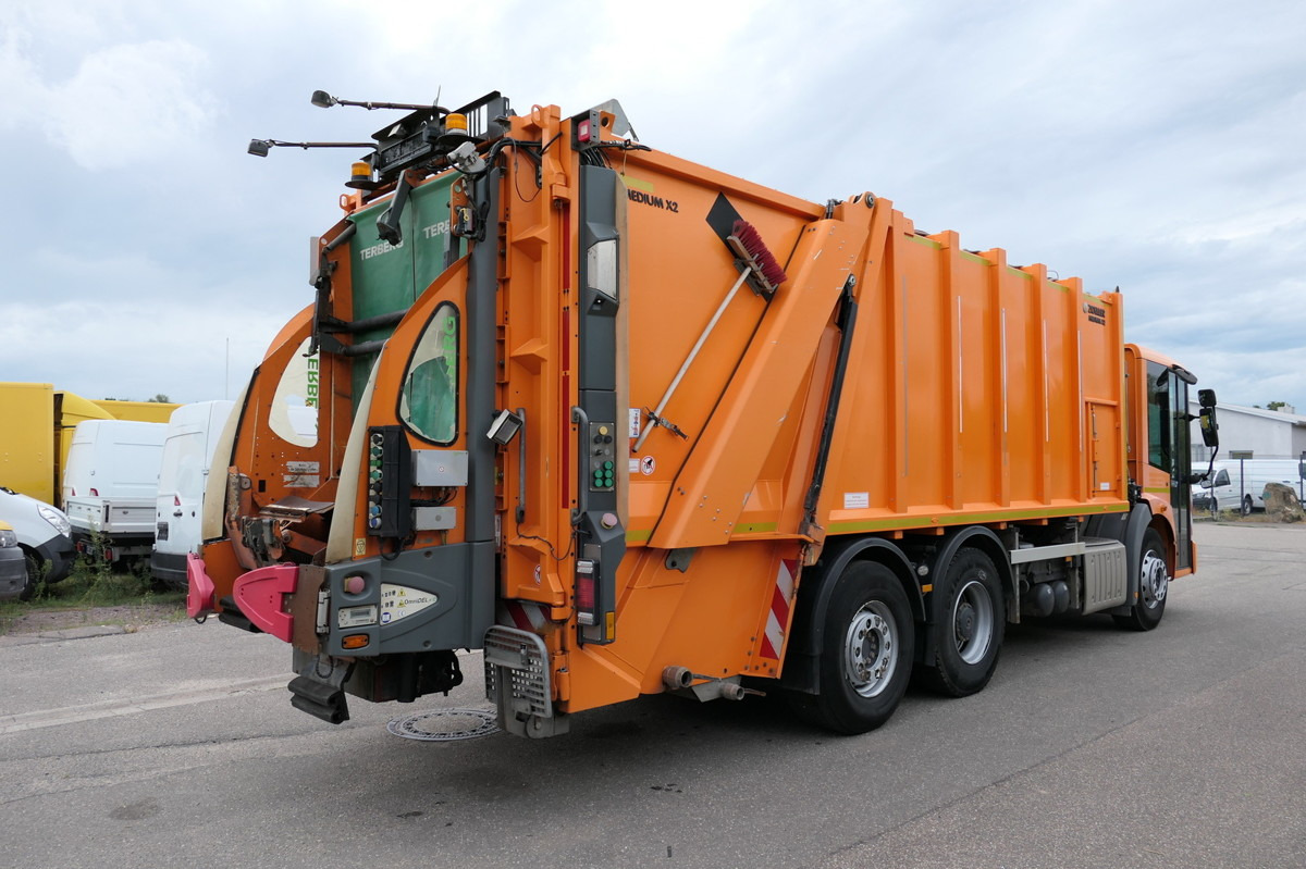 MERCEDES-BENZ 2635 NGE-L62N Econic Aufbau Zöller Medium KLIMA - شاحنة قمامة: صورة 5 MERCEDES-BENZ 2635 NGE-L62N Econic Aufbau Zöller Medium KLIMA - شاحنة قمامة: صورة 5