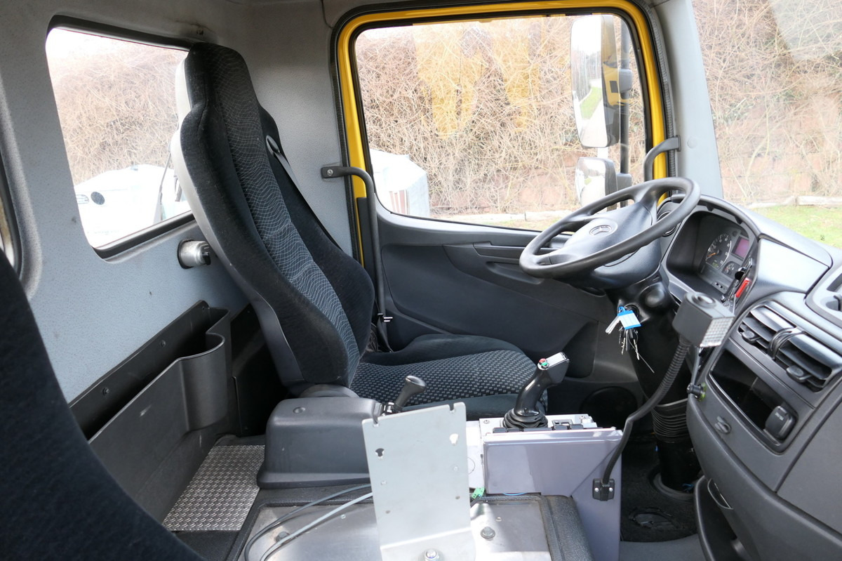 ناقلة حاويات/ شاحنة حاويات MERCEDES-BENZ KAMAG WBH 25 Wiesel Terberg Umsetzfahrz. Sattelk: صورة 11