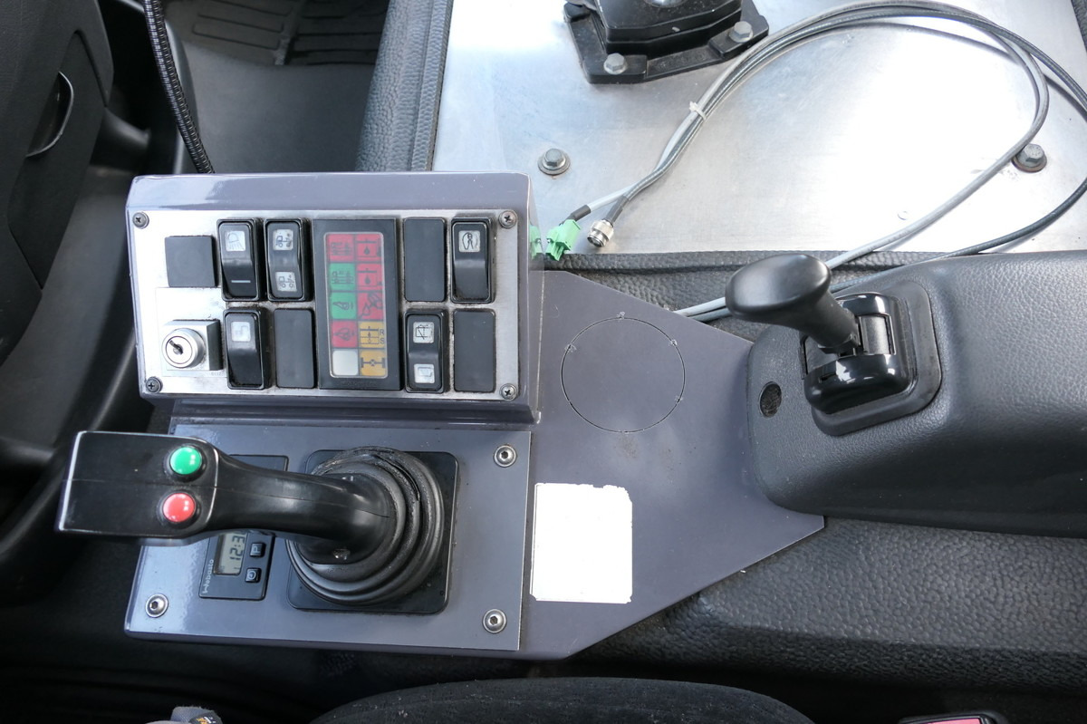 ناقلة حاويات/ شاحنة حاويات MERCEDES-BENZ KAMAG WBH 25 Wiesel Terberg Umsetzfahrz. Sattelk: صورة 15