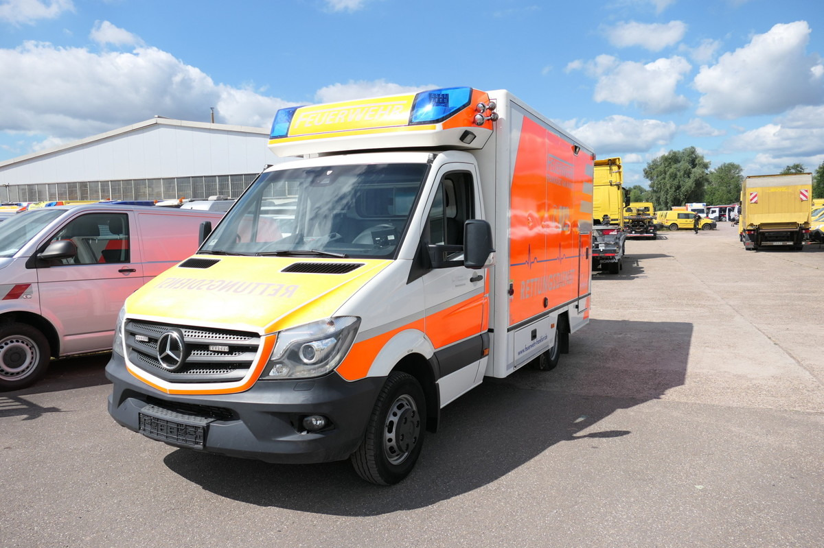 MERCEDES-BENZ Sprinter 519 CDI Klima Krankenwagen Fahrtec Aufb - سيارة إسعاف: صورة 2 MERCEDES-BENZ Sprinter 519 CDI Klima Krankenwagen Fahrtec Aufb - سيارة إسعاف: صورة 2