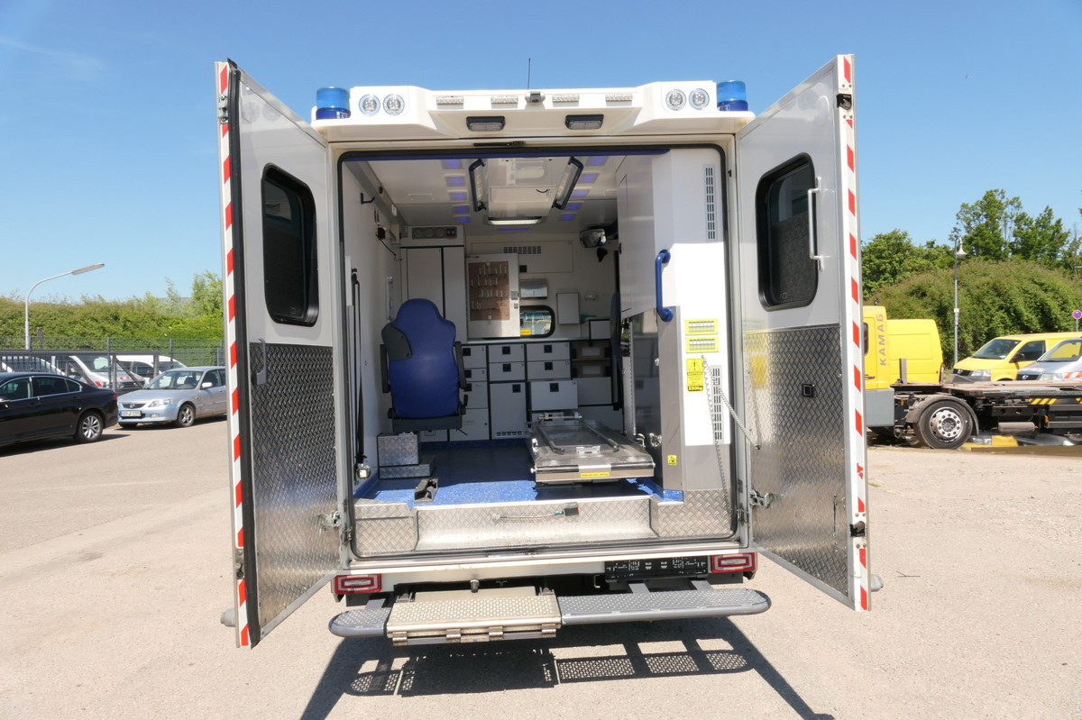 MERCEDES-BENZ Sprinter 519 CDI Klima Krankenwagen - سيارة إسعاف: صورة 5 MERCEDES-BENZ Sprinter 519 CDI Klima Krankenwagen - سيارة إسعاف: صورة 5