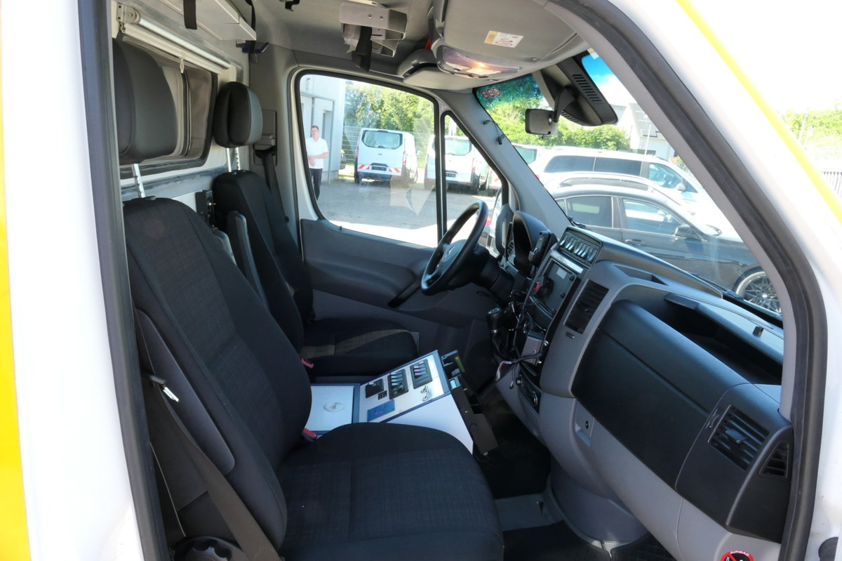 MERCEDES-BENZ Sprinter 519 CDI Klima Krankenwagen - سيارة إسعاف: صورة 5 MERCEDES-BENZ Sprinter 519 CDI Klima Krankenwagen - سيارة إسعاف: صورة 5