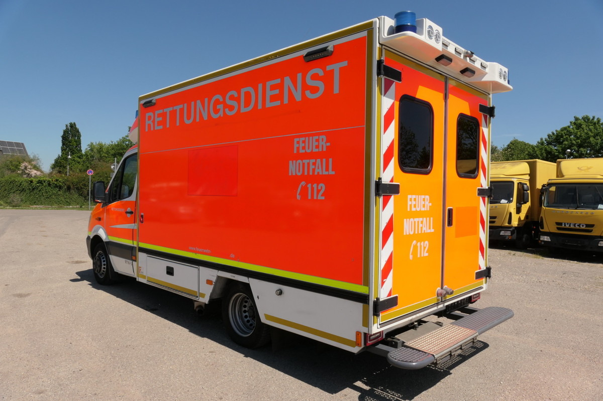 MERCEDES-BENZ Sprinter 519 CDI Klima Krankenwagen - سيارة إسعاف: صورة 4 MERCEDES-BENZ Sprinter 519 CDI Klima Krankenwagen - سيارة إسعاف: صورة 4