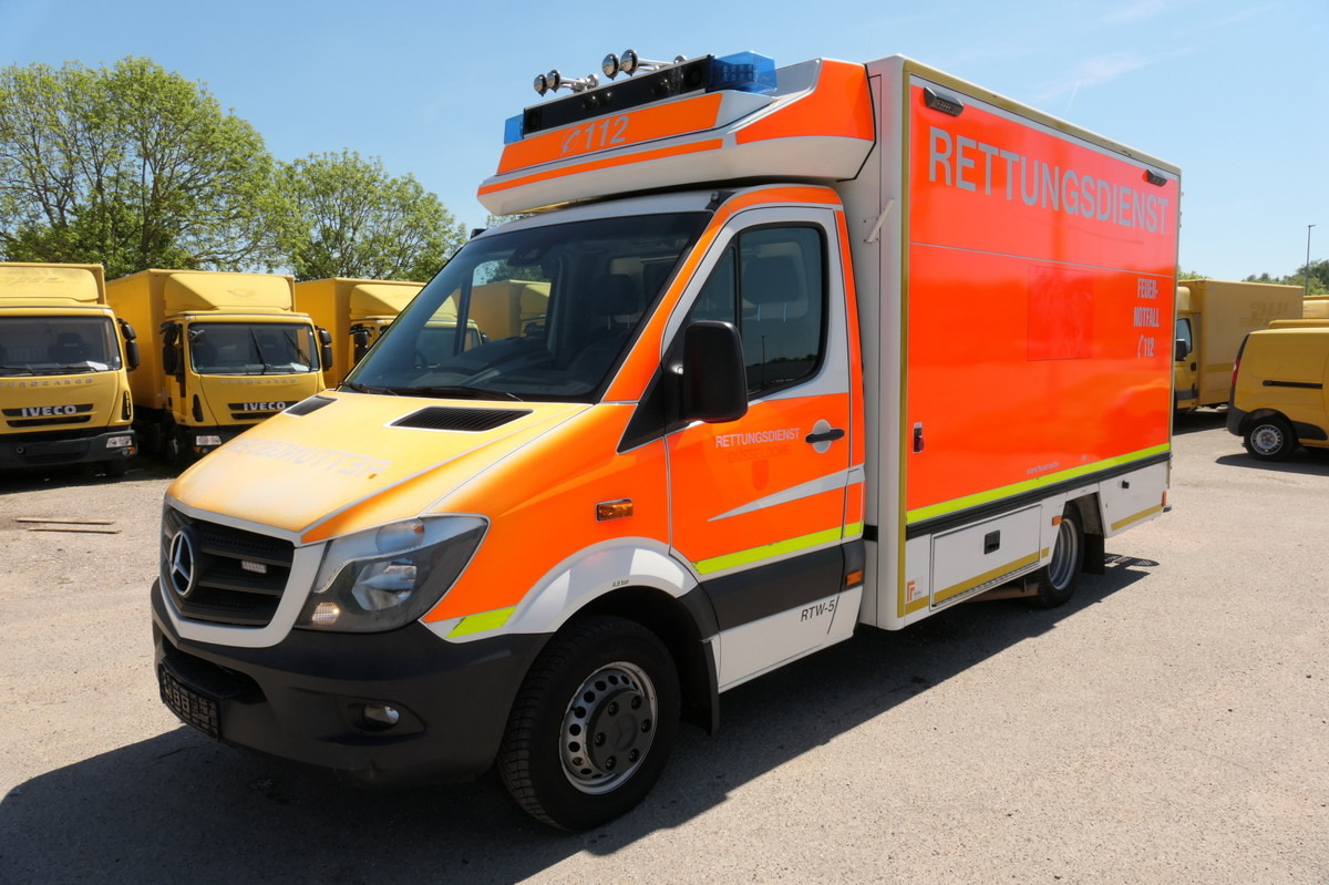 MERCEDES-BENZ Sprinter 519 CDI Klima Krankenwagen - سيارة إسعاف: صورة 1 MERCEDES-BENZ Sprinter 519 CDI Klima Krankenwagen - سيارة إسعاف: صورة 1