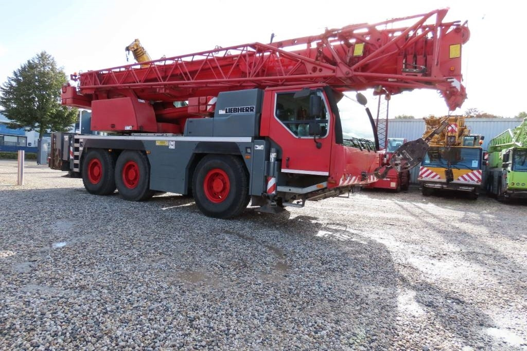 Liebherr LTM 1055-3.2 - رافعة لجميع التضاريس: صورة 2 Liebherr LTM 1055-3.2 - رافعة لجميع التضاريس: صورة 2