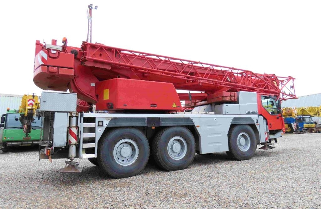 Liebherr LTM 1055-3.2 - رافعة لجميع التضاريس: صورة 3 Liebherr LTM 1055-3.2 - رافعة لجميع التضاريس: صورة 3