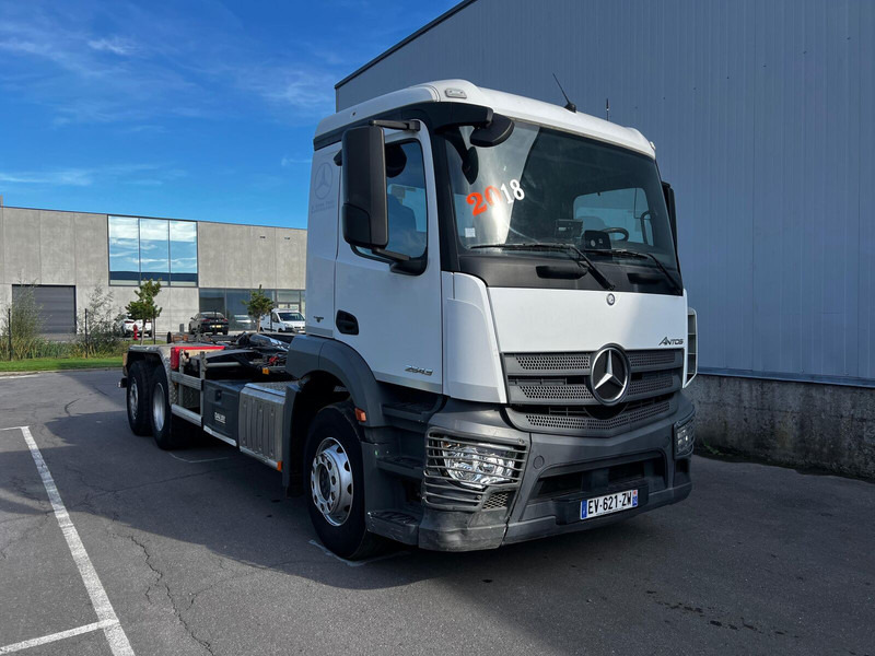 Mercedes-Benz Actros 2543 - شاحنة برافعة خطافية: صورة 3 Mercedes-Benz Actros 2543 - شاحنة برافعة خطافية: صورة 3