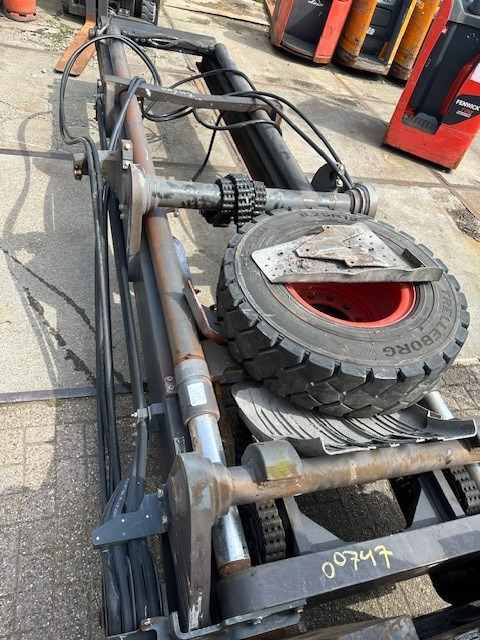 LINDE H80D-03/900 CABIN   NO FORK CARIDGE NO FORKS - رافعة شوكية ديزل: صورة 4 LINDE H80D-03/900 CABIN   NO FORK CARIDGE NO FORKS - رافعة شوكية ديزل: صورة 4