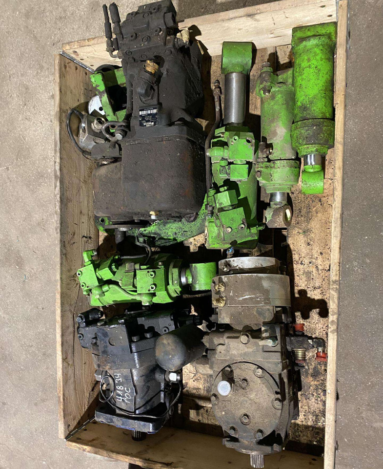 Merlo Merlo - غطاء السيارة - آلات زراعية: صورة 2 Merlo Merlo - غطاء السيارة - آلات زراعية: صورة 2