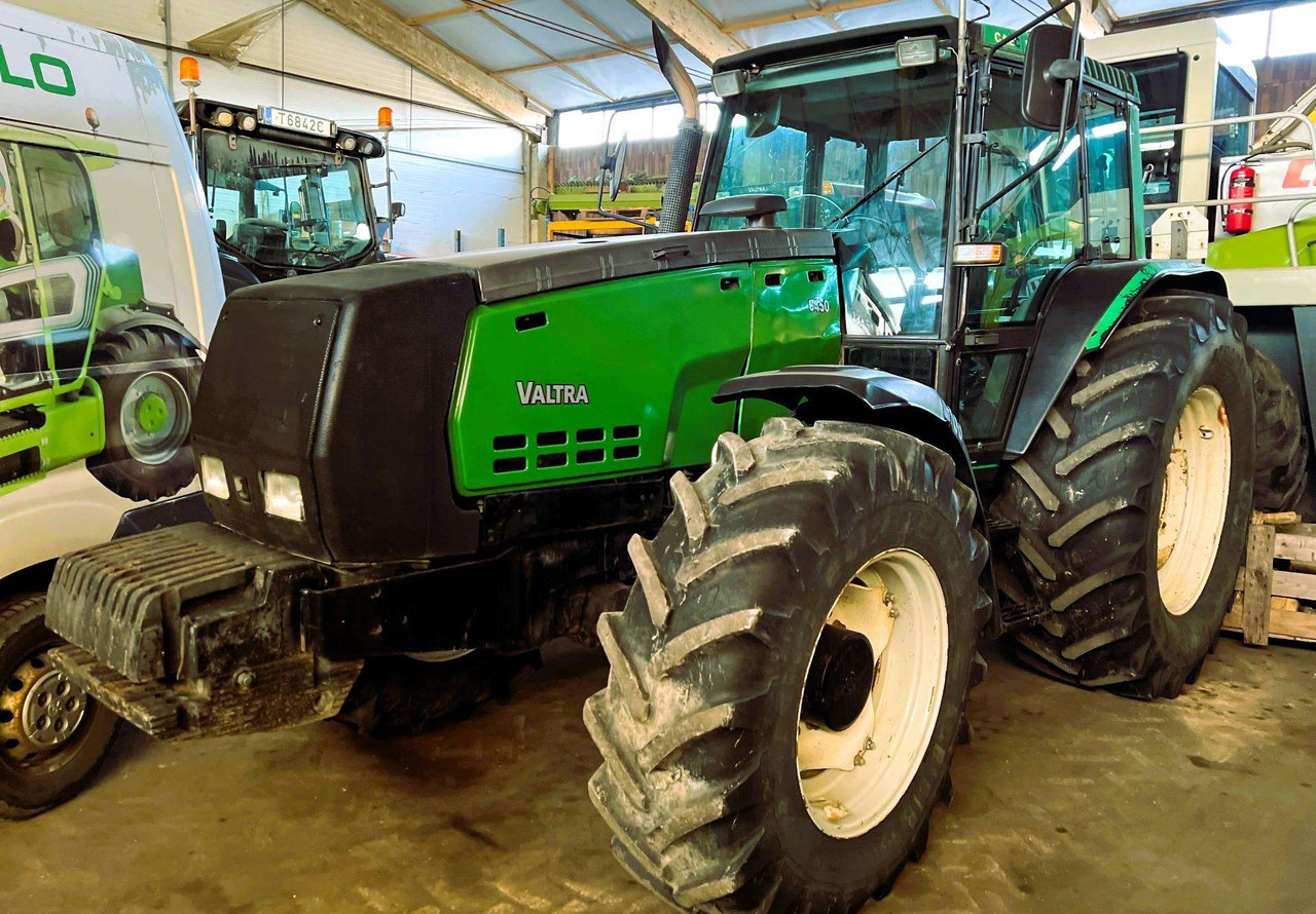 Valtra 8450 Mega - جرار: صورة 2 Valtra 8450 Mega - جرار: صورة 2