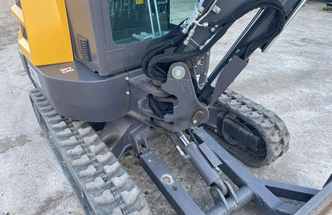 Volvo EC27D - حفار صغير: صورة 4 Volvo EC27D - حفار صغير: صورة 4