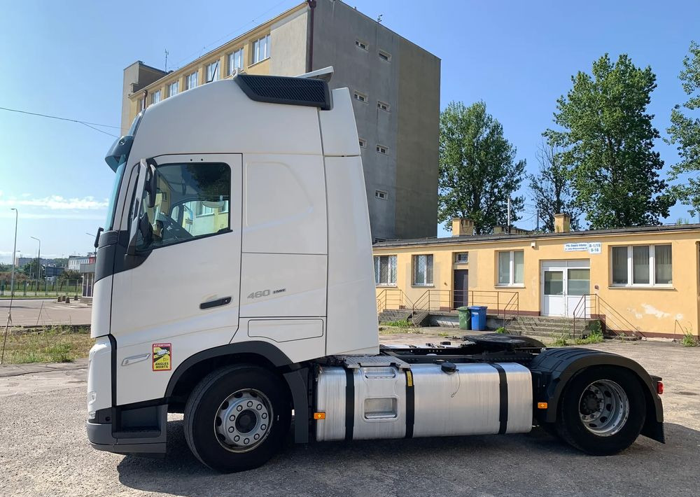 Volvo - رأس تريلا: صورة 3 Volvo - رأس تريلا: صورة 3