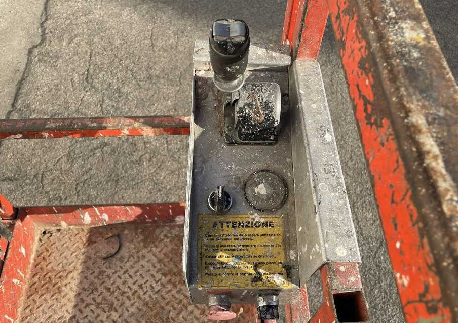 SKYJACK 3220 - مرفاع مقصي: صورة 2 SKYJACK 3220 - مرفاع مقصي: صورة 2