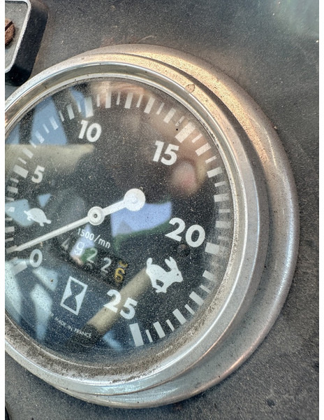 Massey Ferguson 590 - جرار: صورة 5 Massey Ferguson 590 - جرار: صورة 5