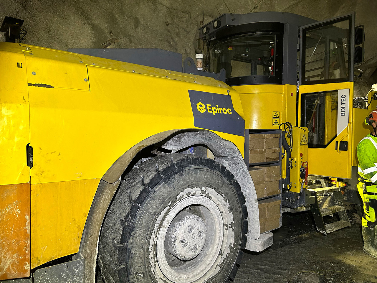 Atlas Copco Boltec E - ماكينة حفر التجاويف الاتجاهية: صورة 4 Atlas Copco Boltec E - ماكينة حفر التجاويف الاتجاهية: صورة 4