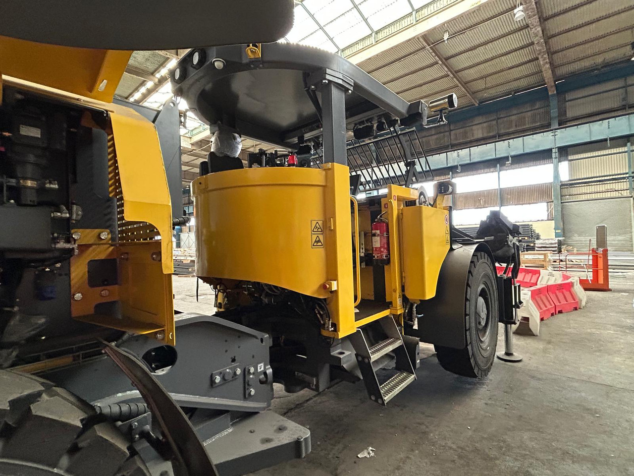 Atlas Copco (Epiroc) Boltec EC - ماكينة حفر التجاويف الاتجاهية: صورة 5 Atlas Copco (Epiroc) Boltec EC - ماكينة حفر التجاويف الاتجاهية: صورة 5