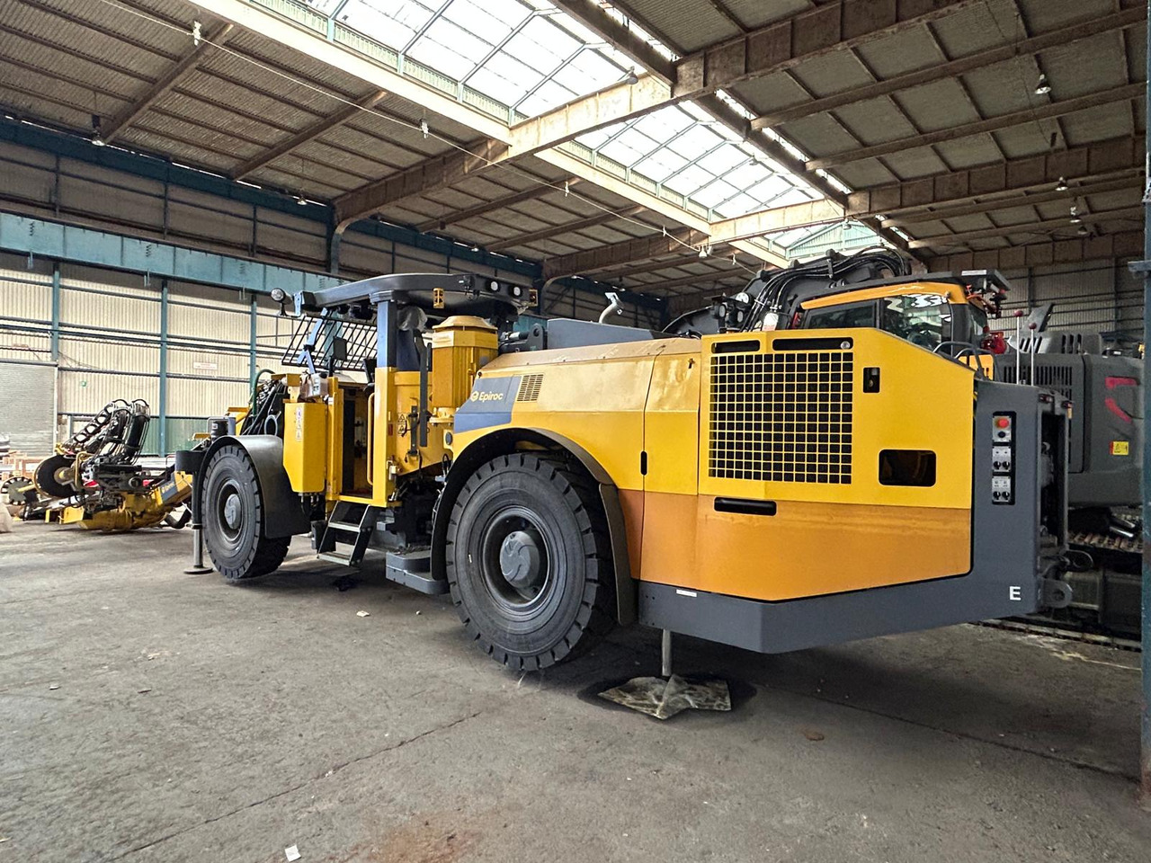 Atlas Copco (Epiroc) Boltec EC - ماكينة حفر التجاويف الاتجاهية: صورة 4 Atlas Copco (Epiroc) Boltec EC - ماكينة حفر التجاويف الاتجاهية: صورة 4