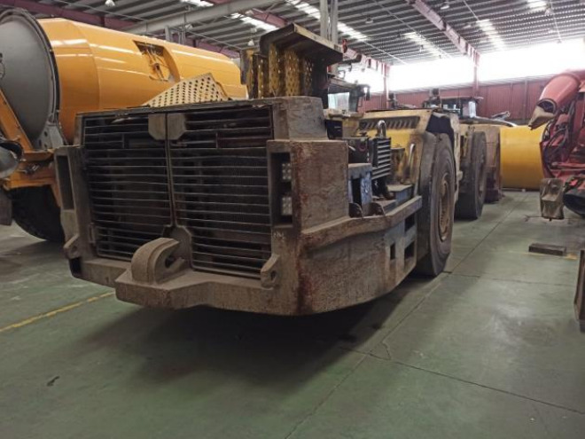 Atlas Copco ST14 - آلات التعدين: صورة 3 Atlas Copco ST14 - آلات التعدين: صورة 3