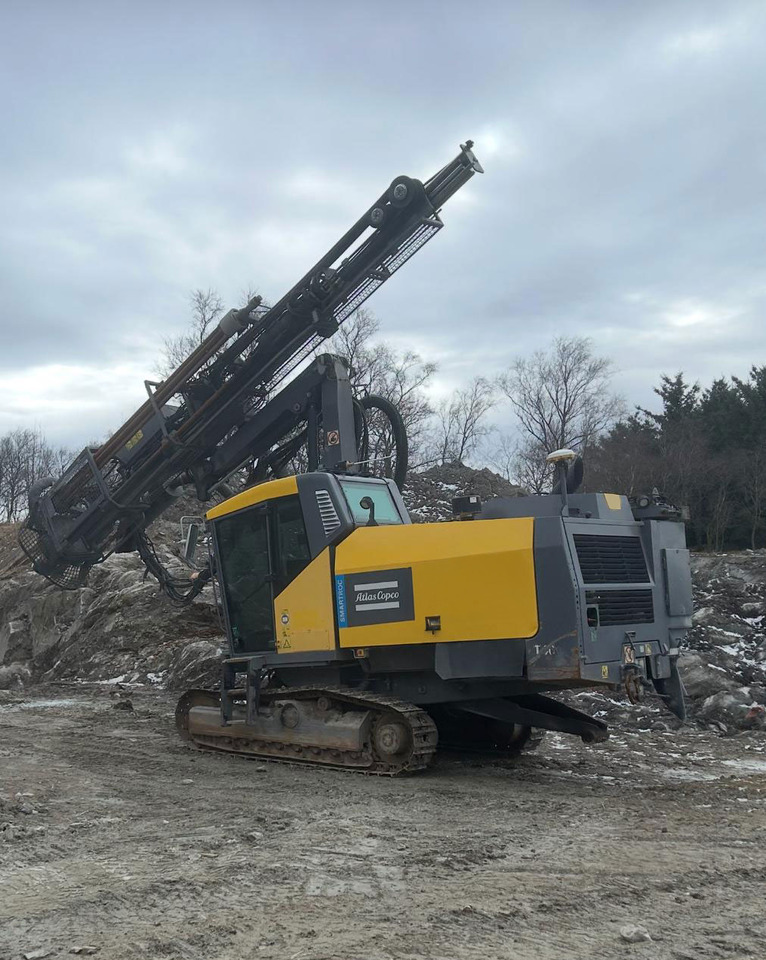 Atlas Copco SmartROC T40-11 - معدات حفر: صورة 1 Atlas Copco SmartROC T40-11 - معدات حفر: صورة 1