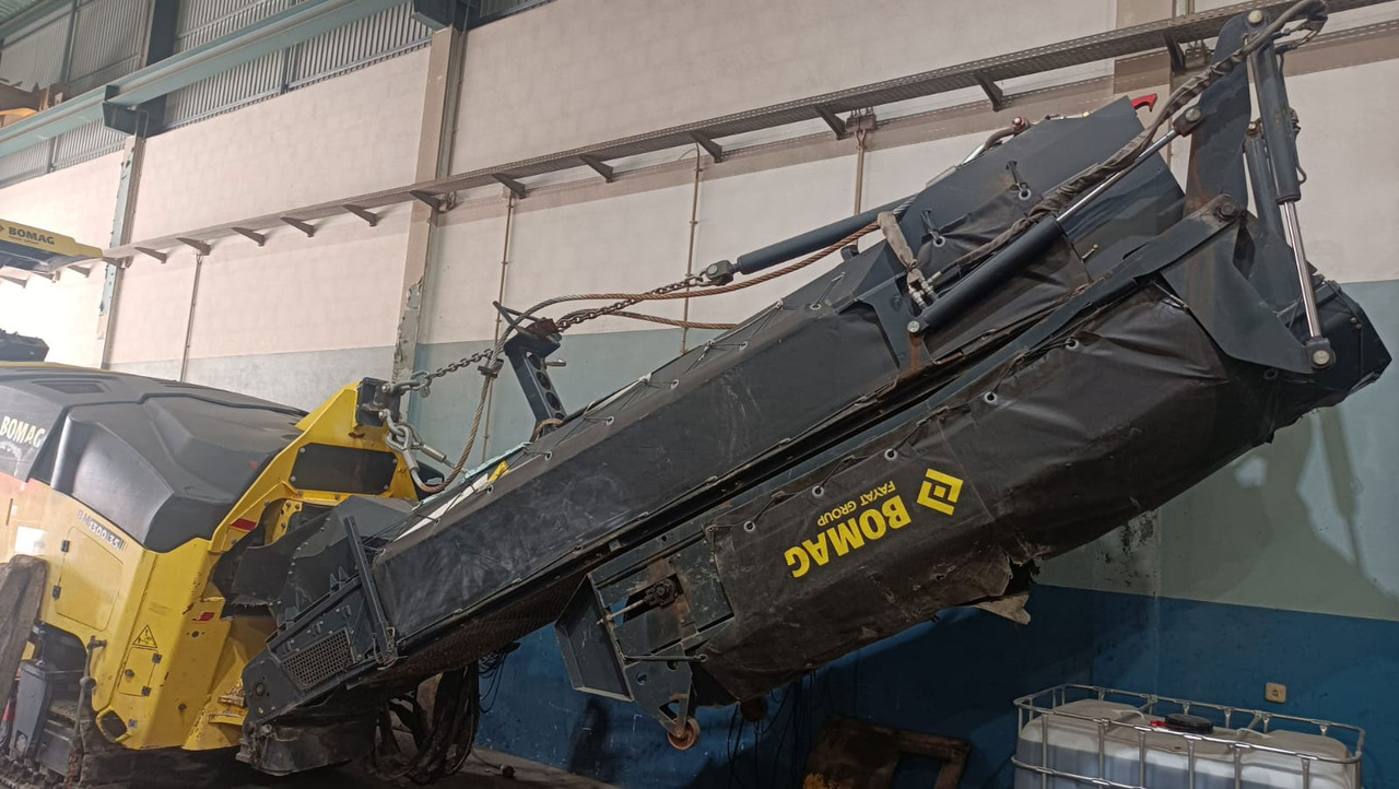 Bomag BM 1300/35 - ماكينة الكشط على البارد: صورة 5 Bomag BM 1300/35 - ماكينة الكشط على البارد: صورة 5
