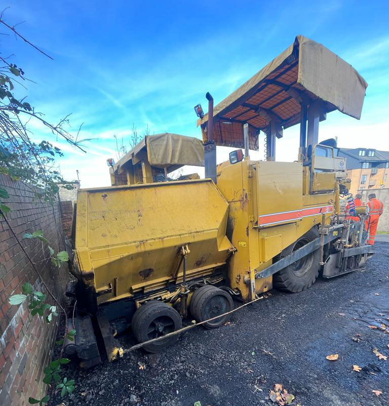 Caterpillar AP600 - راصف أسفلت: صورة 1 Caterpillar AP600 - راصف أسفلت: صورة 1