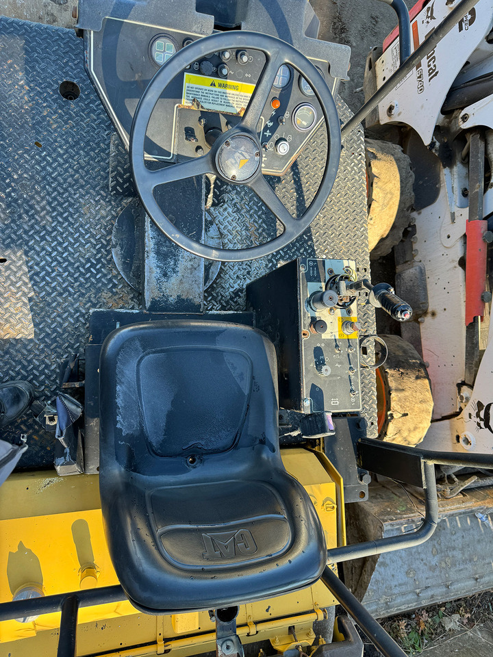 Caterpillar CB-434C - رَصَّاص الطرق: صورة 5 Caterpillar CB-434C - رَصَّاص الطرق: صورة 5