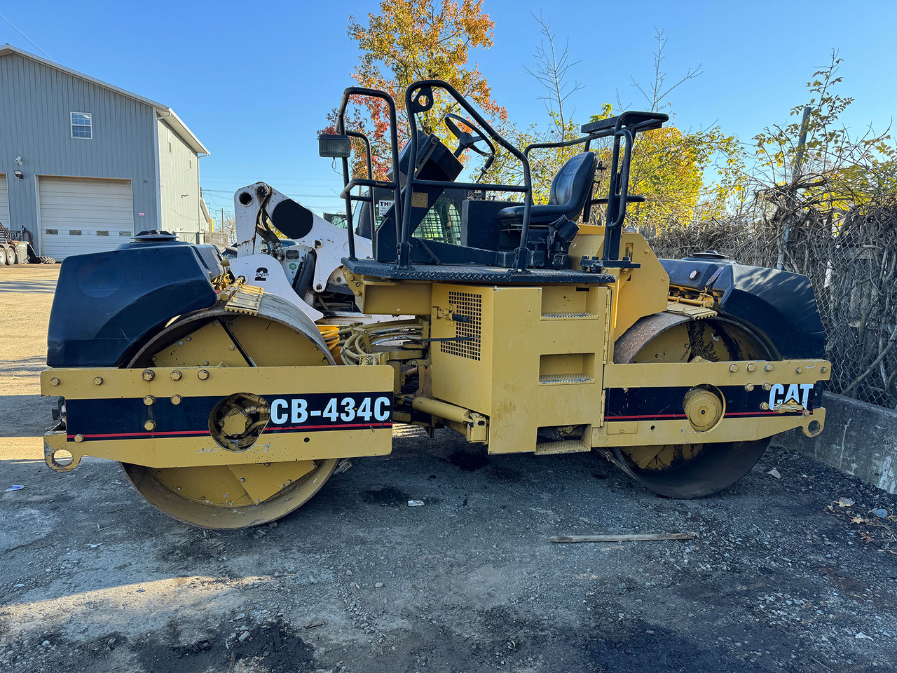 Caterpillar CB-434C - رَصَّاص الطرق: صورة 3 Caterpillar CB-434C - رَصَّاص الطرق: صورة 3