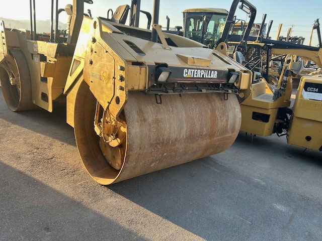 Caterpillar CB-543D XW - مدحلة: صورة 4 Caterpillar CB-543D XW - مدحلة: صورة 4