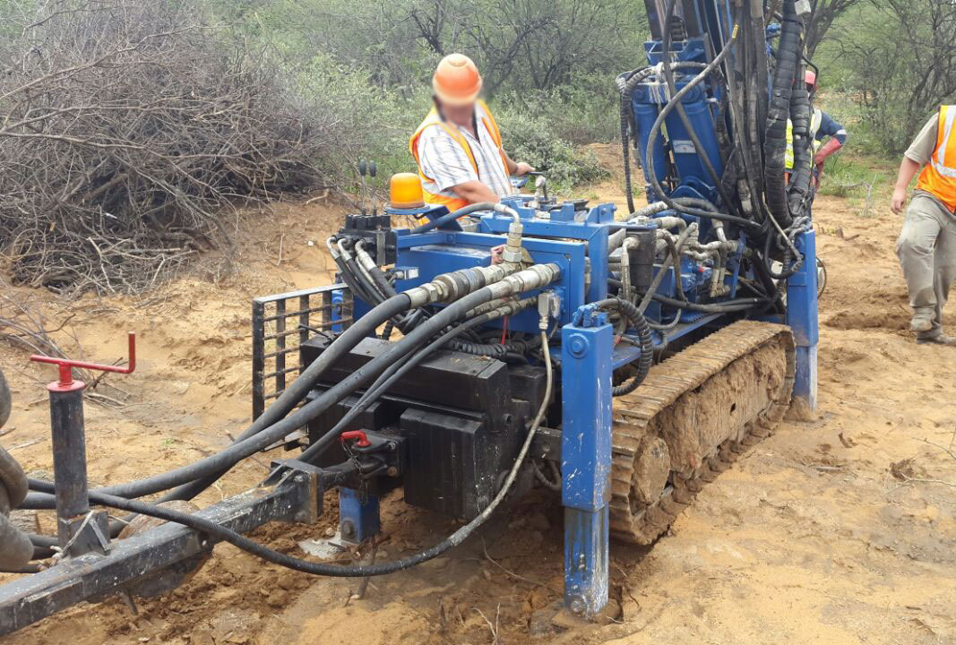 Hutte HBR 203 - معدات حفر: صورة 1 Hutte HBR 203 - معدات حفر: صورة 1