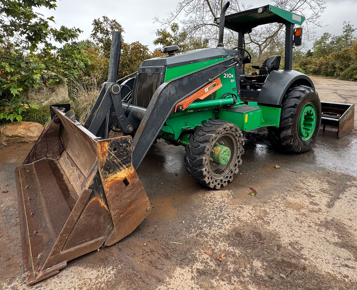 John Deere 210K EP - اللودر: صورة 3 John Deere 210K EP - اللودر: صورة 3