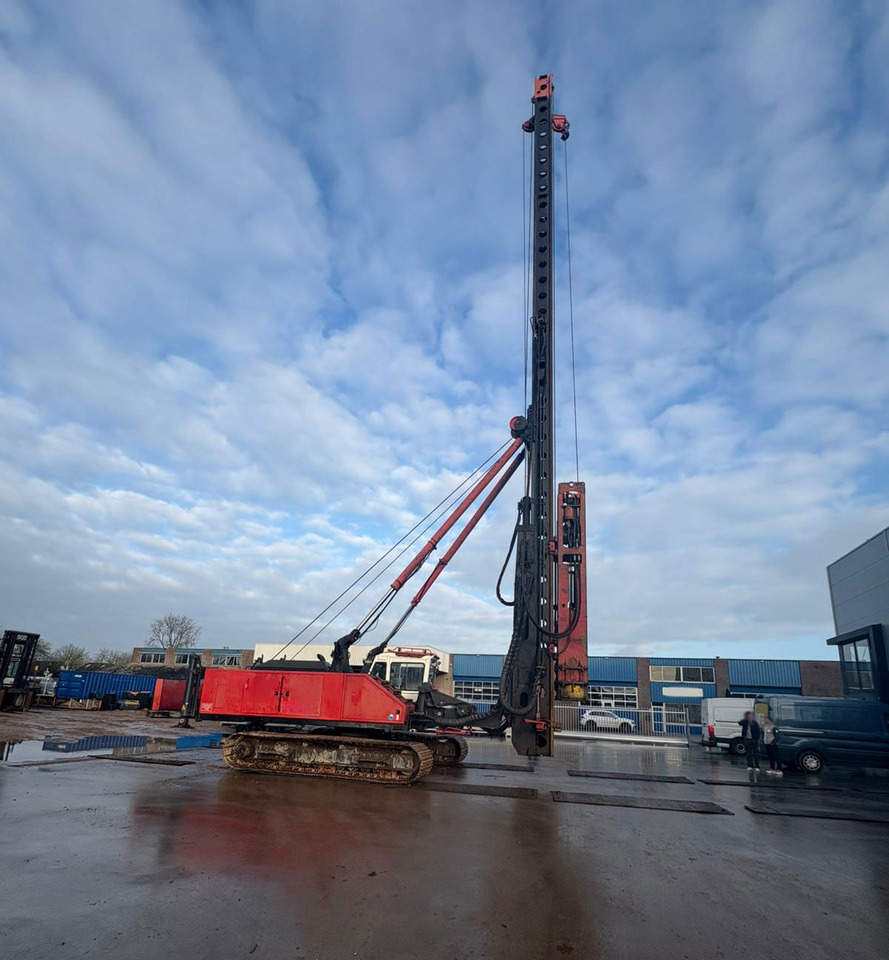 Junttan PM20 VLC - ناقلة الأكوام: صورة 1 Junttan PM20 VLC - ناقلة الأكوام: صورة 1