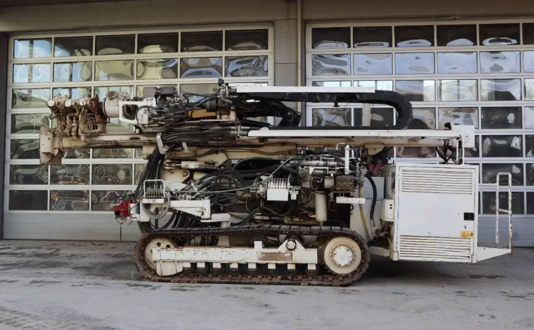 Klemm KR805-1 - معدات حفر: صورة 4 Klemm KR805-1 - معدات حفر: صورة 4