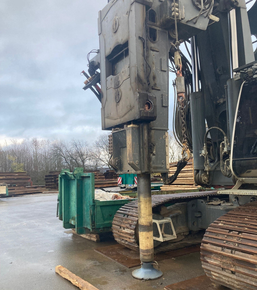 Liebherr LB28-320 - ناقلة الأكوام: صورة 3 Liebherr LB28-320 - ناقلة الأكوام: صورة 3