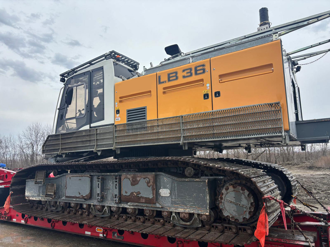 Liebherr LB36 - ناقلة الأكوام: صورة 2 Liebherr LB36 - ناقلة الأكوام: صورة 2