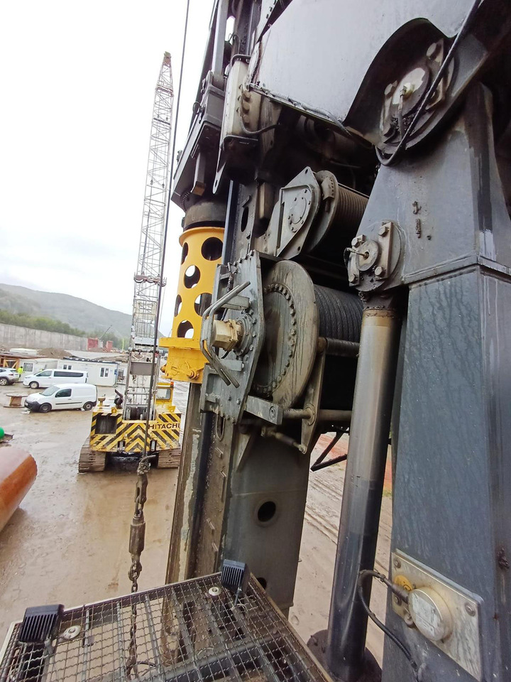 Liebherr LB36 - ناقلة الأكوام: صورة 4 Liebherr LB36 - ناقلة الأكوام: صورة 4