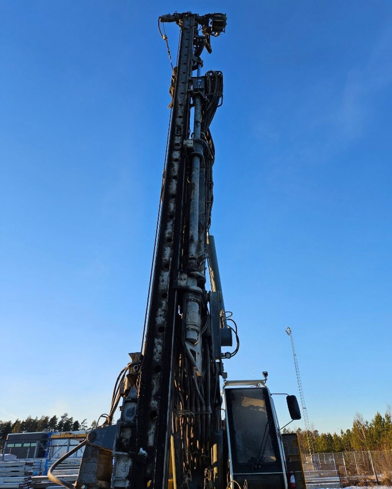 Liebherr LRB 125 - ناقلة الأكوام: صورة 4 Liebherr LRB 125 - ناقلة الأكوام: صورة 4