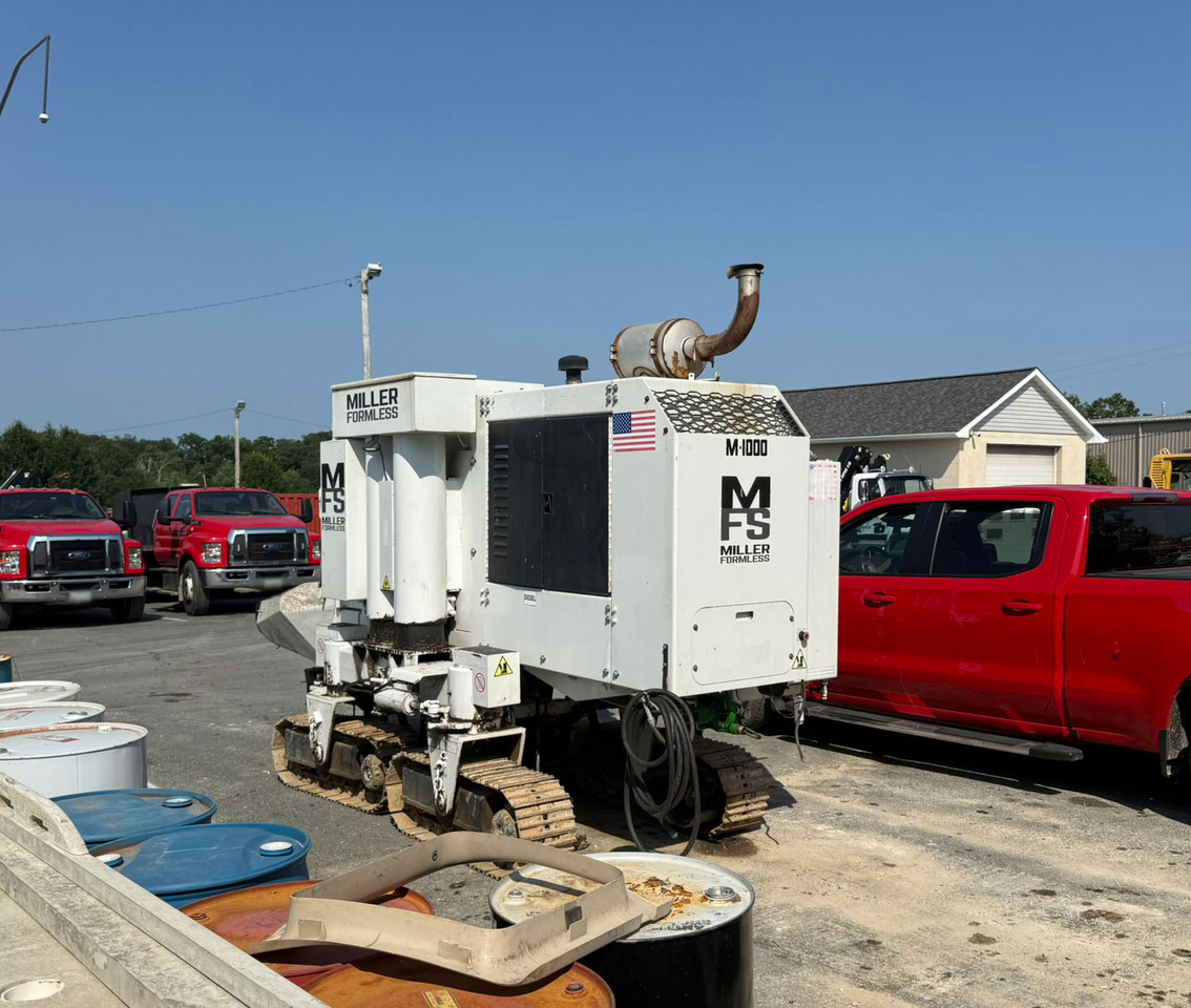 Miller Formless M-1000 - راصف أسفلت: صورة 1 Miller Formless M-1000 - راصف أسفلت: صورة 1