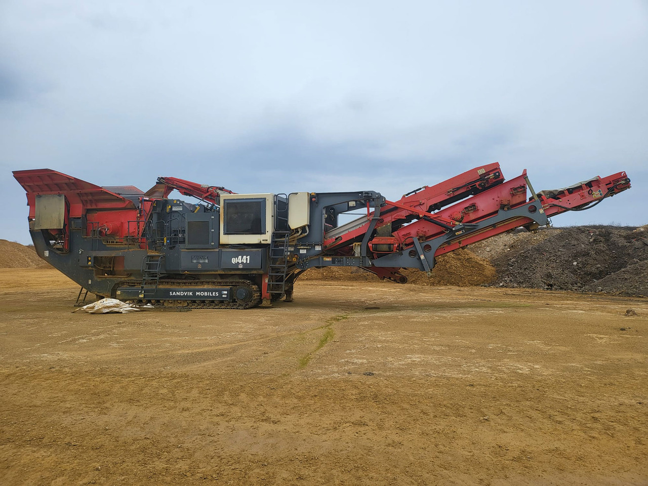 Sandvik QI441 HSSD - كسارة التصادمية: صورة 4 Sandvik QI441 HSSD - كسارة التصادمية: صورة 4